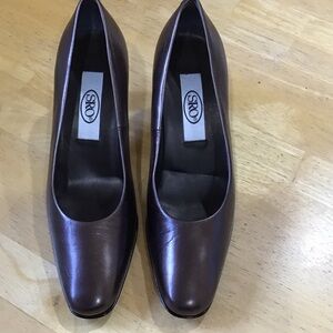 SRO Women's Bronze-colored Leather Pumps